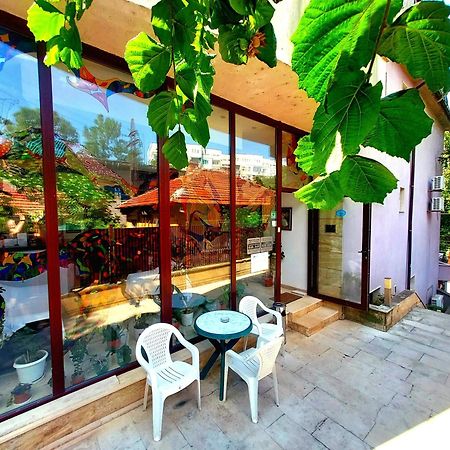 Family Art Hotel Gallery Pleven Ngoại thất bức ảnh